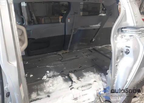 2015 Toyota Sienna Xle 7 Passenger z USA, uszkodzony, nr VIN 5TDDK3DC1FS119408